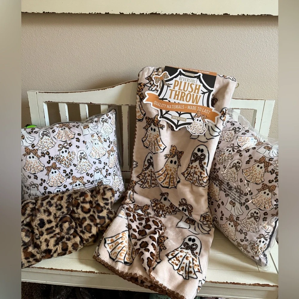 Leopard Ghost‎ NWT 3 Throw Pillows & Matching Leopard Ghostie Throw Blanket